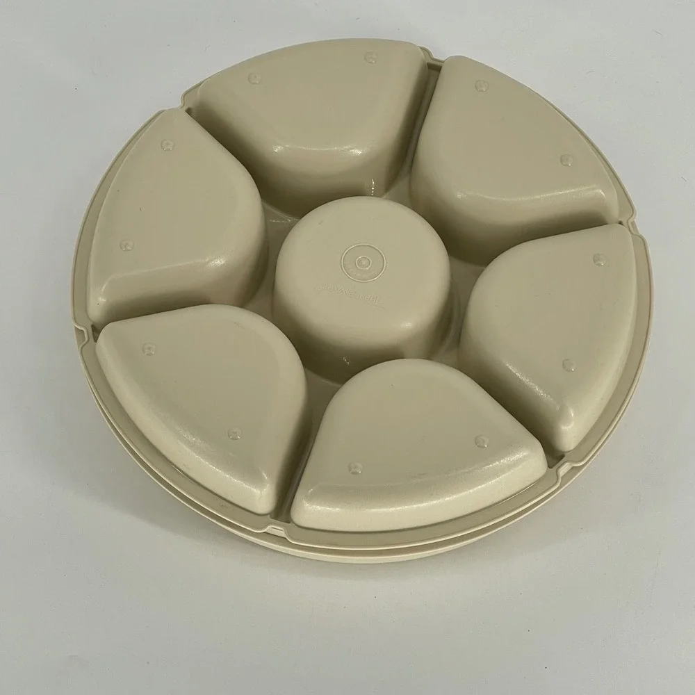 Tupperware Serving Tray Veggie Dip Platter with Lid Beige Vintage‎ Large Good
